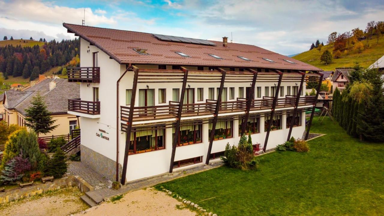 Casa Muntelui Hotel Фундата Екстериор снимка
