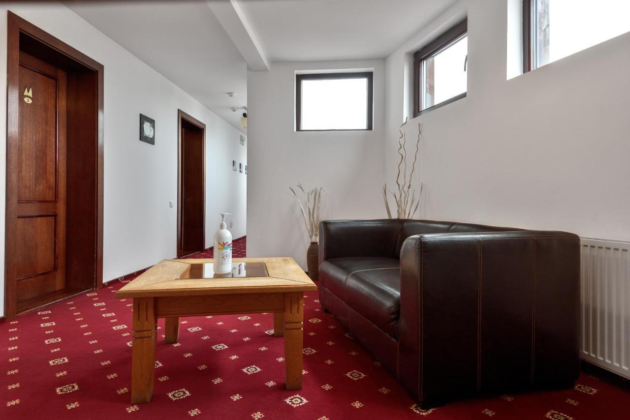 Casa Muntelui Hotel Фундата Екстериор снимка