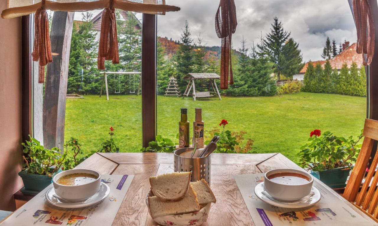 Casa Muntelui Hotel Фундата Екстериор снимка