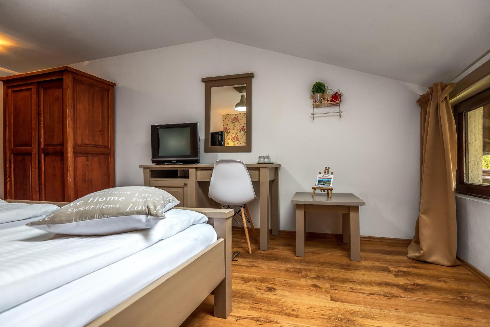 Casa Muntelui Hotel Фундата Екстериор снимка