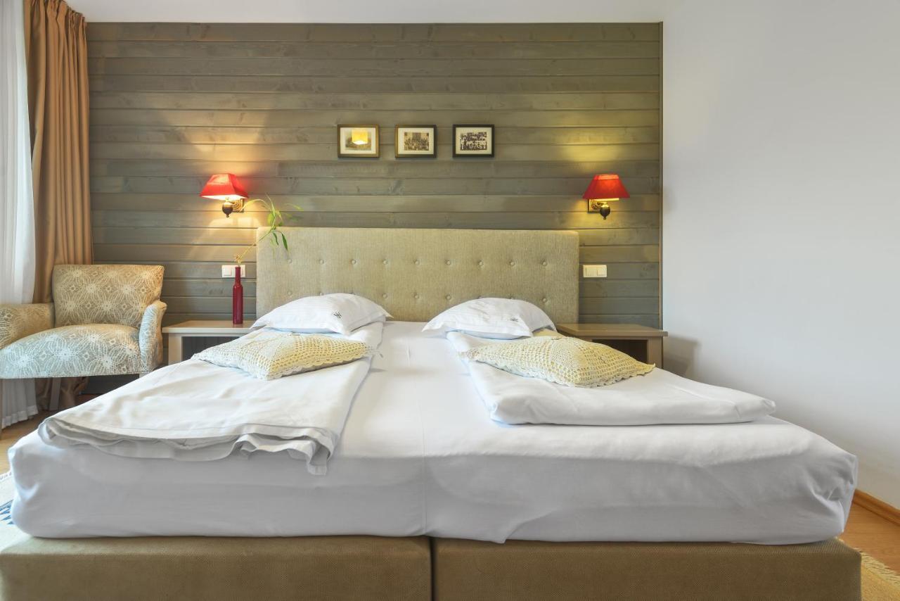 Casa Muntelui Hotel Фундата Екстериор снимка