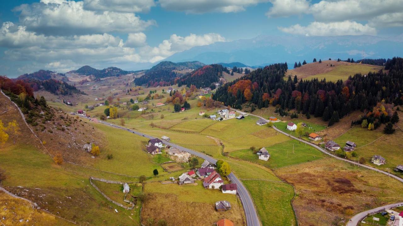 Casa Muntelui Hotel Фундата Екстериор снимка