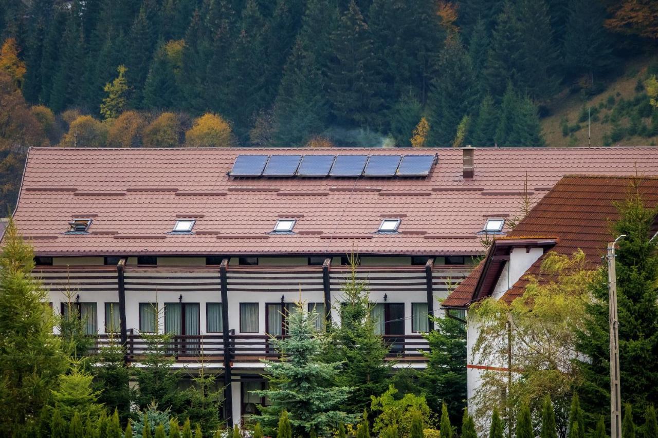 Casa Muntelui Hotel Фундата Екстериор снимка