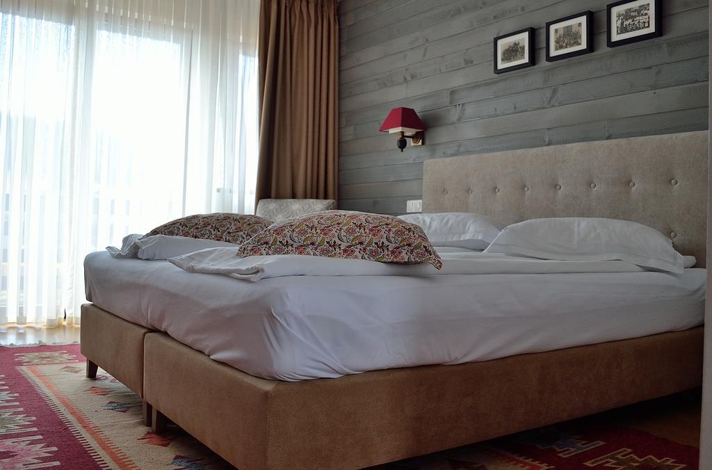 Casa Muntelui Hotel Фундата Екстериор снимка